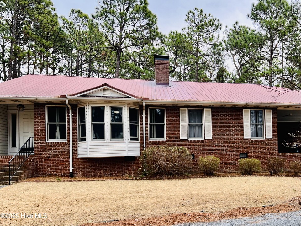 205 Midland Ln in Pinehurst, NC - Building Photo