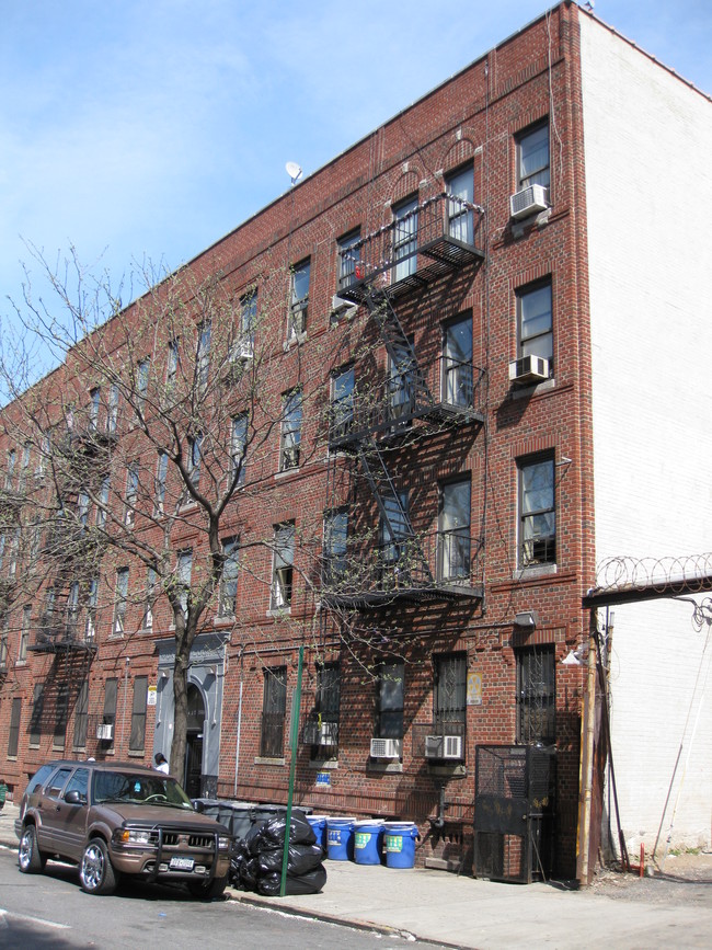 108 Grove St in Brooklyn, NY - Building Photo - Building Photo