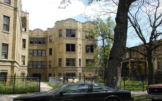 8307-8309 S Ingleside Ave Apartamentos