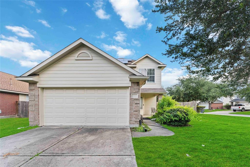4439 Plumeria Ave in Baytown, TX - Building Photo