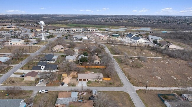 209 E Rector St in Manor, TX - Foto de edificio - Building Photo