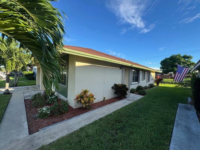 1427 Summit Run Cir in West Palm Beach, FL - Building Photo - Building Photo