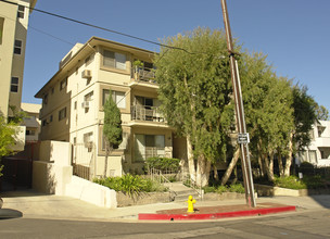 7245 Franklin Ave in Los Angeles, CA - Building Photo - Building Photo