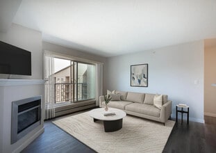 Square 104 in Edmonton, AB - Building Photo - Building Photo