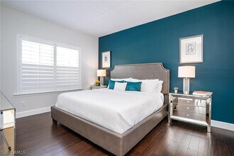 8521 Violeta St in Bonita Springs, FL - Foto de edificio - Building Photo