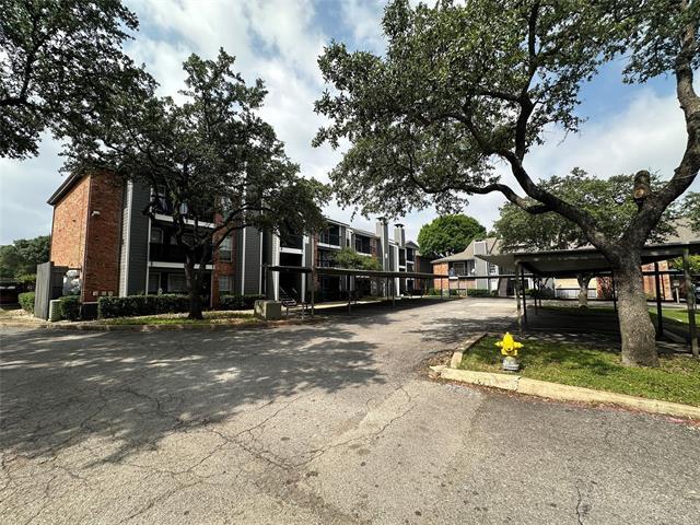 18333 Roehampton Dr in Dallas, TX - Foto de edificio - Building Photo