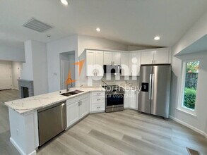 210 Leafwood Ct in Suisun City, CA - Building Photo - Building Photo