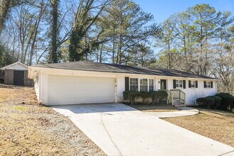 4656 Ivywood Dr SW in Atlanta, GA - Building Photo - Building Photo