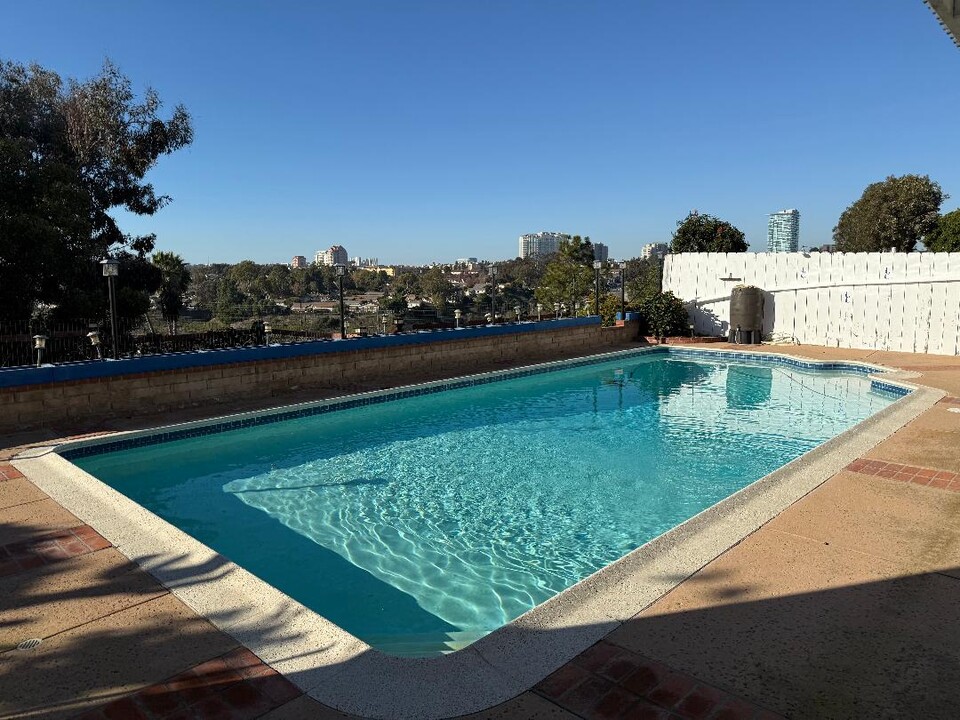 7010 Dennison St in San Diego, CA - Building Photo