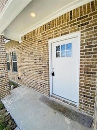 506 Robinson St photo'