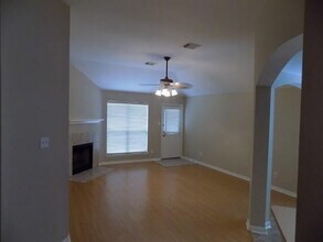 10467 Twin Circles Dr in Montgomery, TX - Building Photo - Building Photo