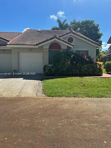 7340 Pinewalk Dr S in Margate, FL - Building Photo