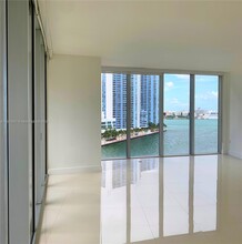 465 Brickell Ave, Unit 1002 in Miami, FL - Building Photo - Building Photo