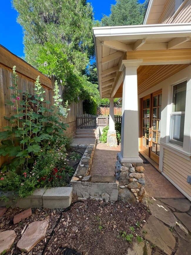 108 Richardson St in Grass Valley, CA - Building Photo - Building Photo
