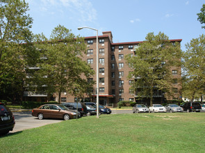 Fairview Apartments in White Plains, NY - Building Photo - Building Photo