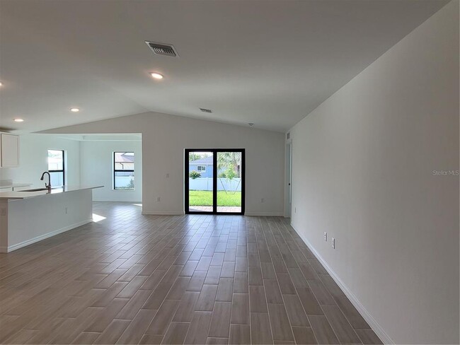 11100 Vanessa Ave in Englewood, FL - Building Photo - Building Photo