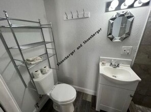 1355 Prater Way in Sparks, NV - Building Photo - Building Photo
