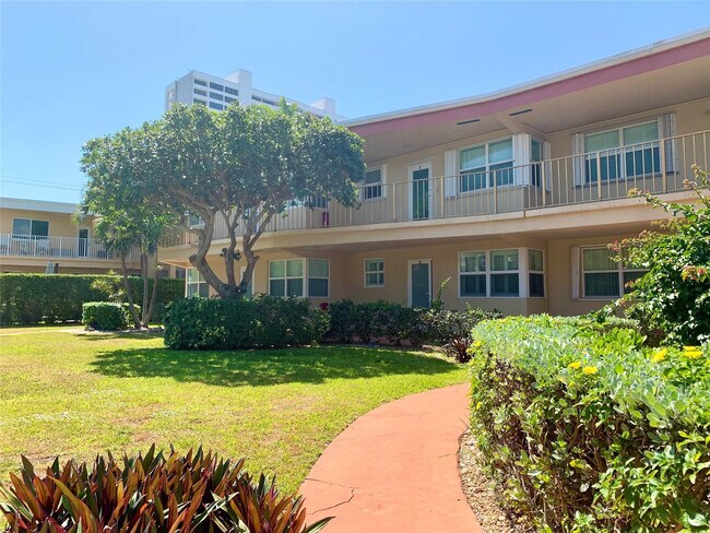 930 Osceola Dr in Boca Raton, FL - Building Photo - Building Photo