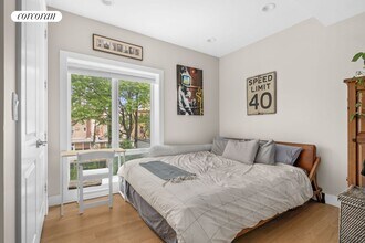 85 Eagle St in Brooklyn, NY - Foto de edificio - Building Photo