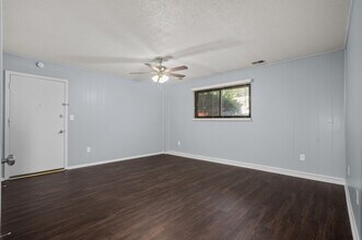 5605 W 58th St in Mission, KS - Building Photo - Building Photo