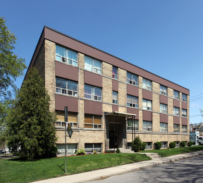 2 Greentree Court in Toronto, ON - Building Photo - Building Photo