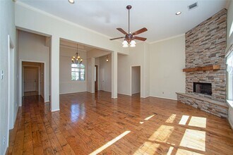 93 Wick Willow Dr in Montgomery, TX - Building Photo - Building Photo