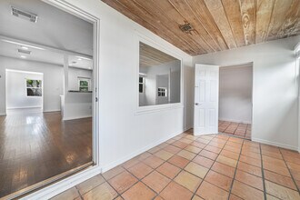 942 Sunset Rd in West Palm Beach, FL - Building Photo - Building Photo