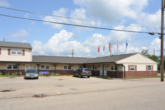 Village Square Apartments in Cincinnati, OH - Foto de edificio - Building Photo