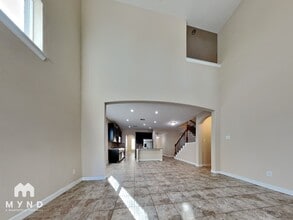 4918 Woodbury Mill Dr in Spring, TX - Foto de edificio - Building Photo