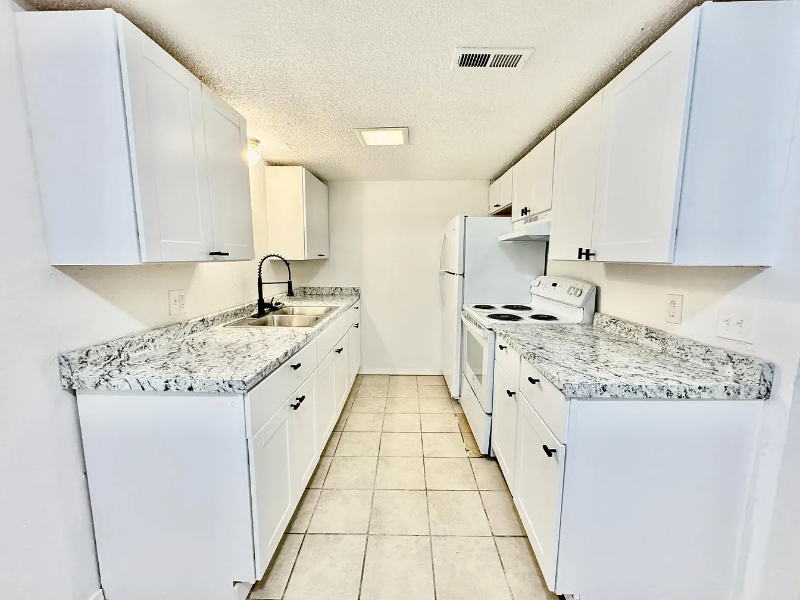143 Walnut Ave-Unit -A in Long Beach, CA - Building Photo