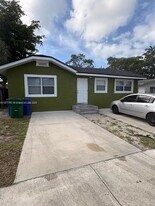2360 NW 6th Ct in Fort Lauderdale, FL - Building Photo