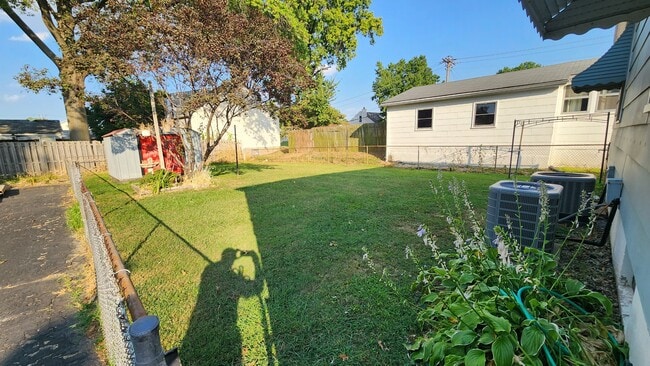 4907 Heege Rd, Unit 4907 in St. Louis, MO - Foto de edificio - Building Photo