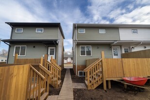 11813-11847 47 St NW in Edmonton, AB - Building Photo