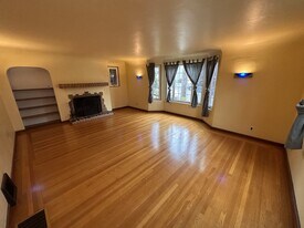 614 Brooklyn Ave in Oakland, CA - Building Photo