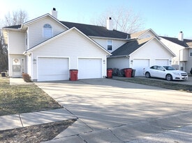 100 NE Dogwood, Unit D