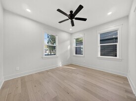 5619 Chapman St in Houston, TX - Building Photo