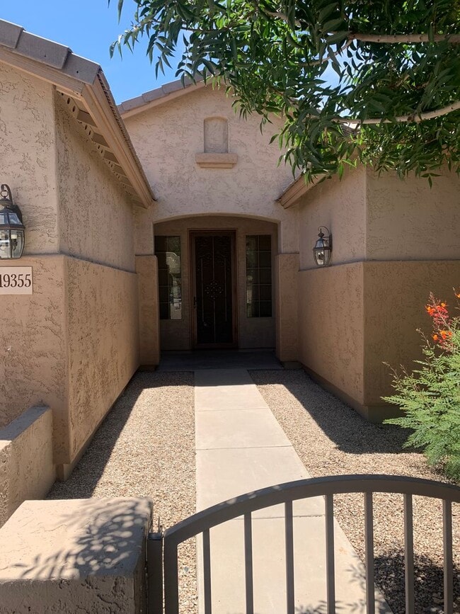 19355 E Arrowhead Trail in Queen Creek, AZ - Building Photo - Building Photo