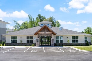 Laurel at the Woodlands in Louisville, KY - Building Photo