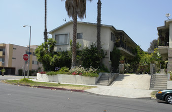 4955 Rosewood Ave in Los Angeles, CA - Building Photo - Building Photo