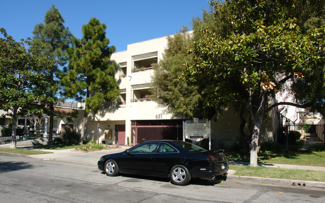 821 E Chestnut St in Glendale, CA - Building Photo - Building Photo