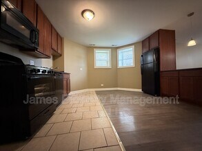 7349 S Emerald Ave in Chicago, IL - Building Photo - Building Photo