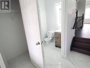 87 Pearcey Cr in Barrie, ON - Building Photo - Building Photo