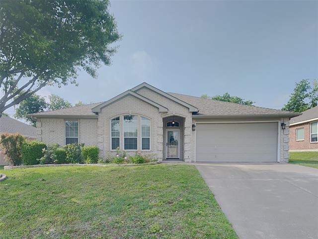 1320 Vernon Castle Ave in Benbrook, TX - Building Photo