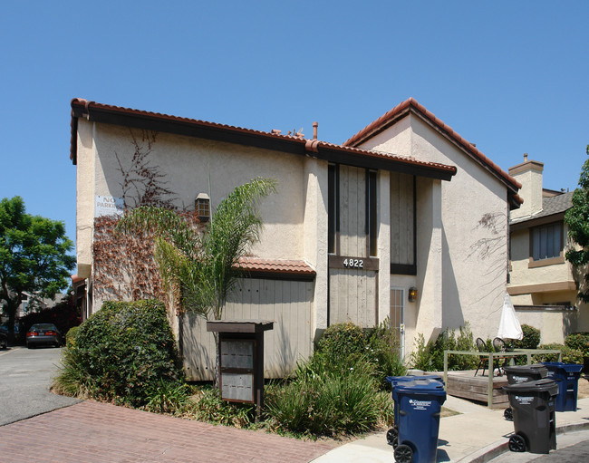 4822 King Cir in Huntington Beach, CA - Foto de edificio - Building Photo