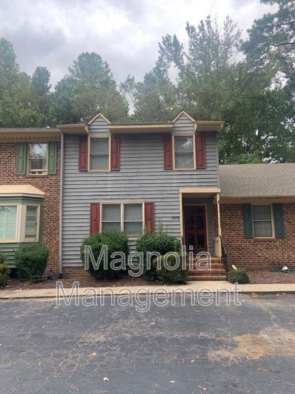 property at 1302 Oakridge Ave