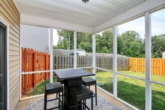 225 Kingston Drive in Mount Holly, NC - Building Photo - Building Photo