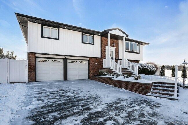 89 Harvest Ln in Commack, NY - Building Photo - Building Photo