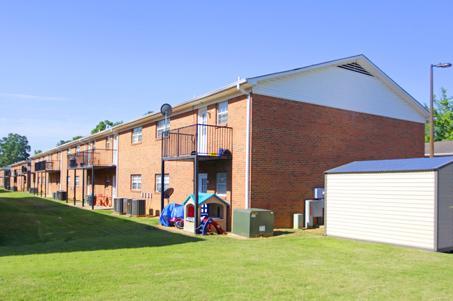 Autumn Brook Terrace Apartments in Hueytown, AL - Building Photo - Building Photo