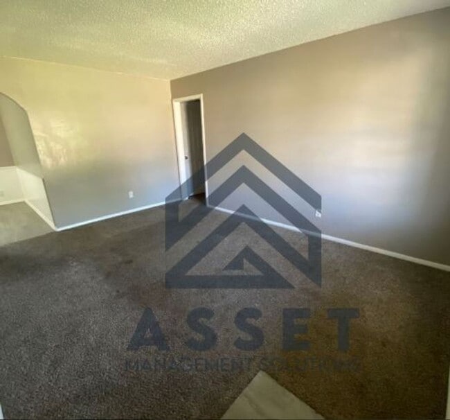 1612 Melinda Ln in Midwest City, OK - Building Photo - Building Photo