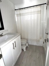 7860 Camino Real in Miami, FL - Building Photo - Building Photo